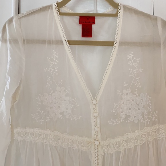 Pretty Embroidered blouse - Picture 2 of 3